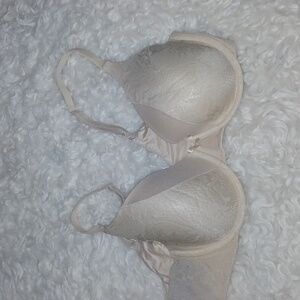 Maidenform 38D Bra